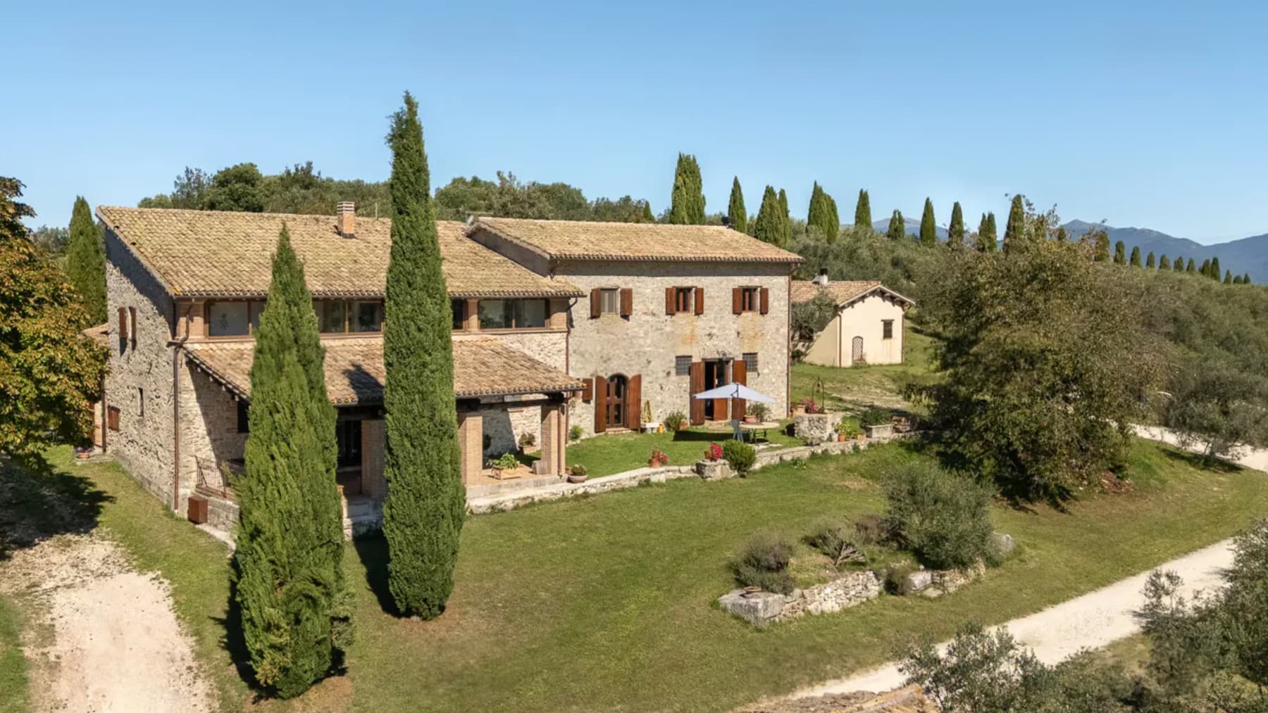Casale di lusso con piscina a Spoleto, Umbria