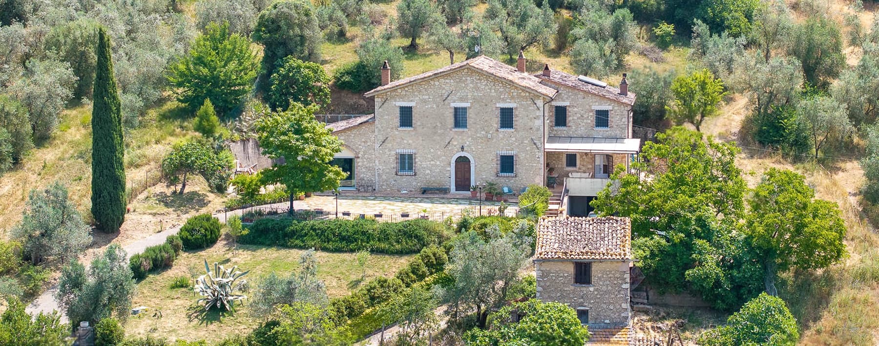 Casale ristrutturato in pietra a Baschi, Umbria