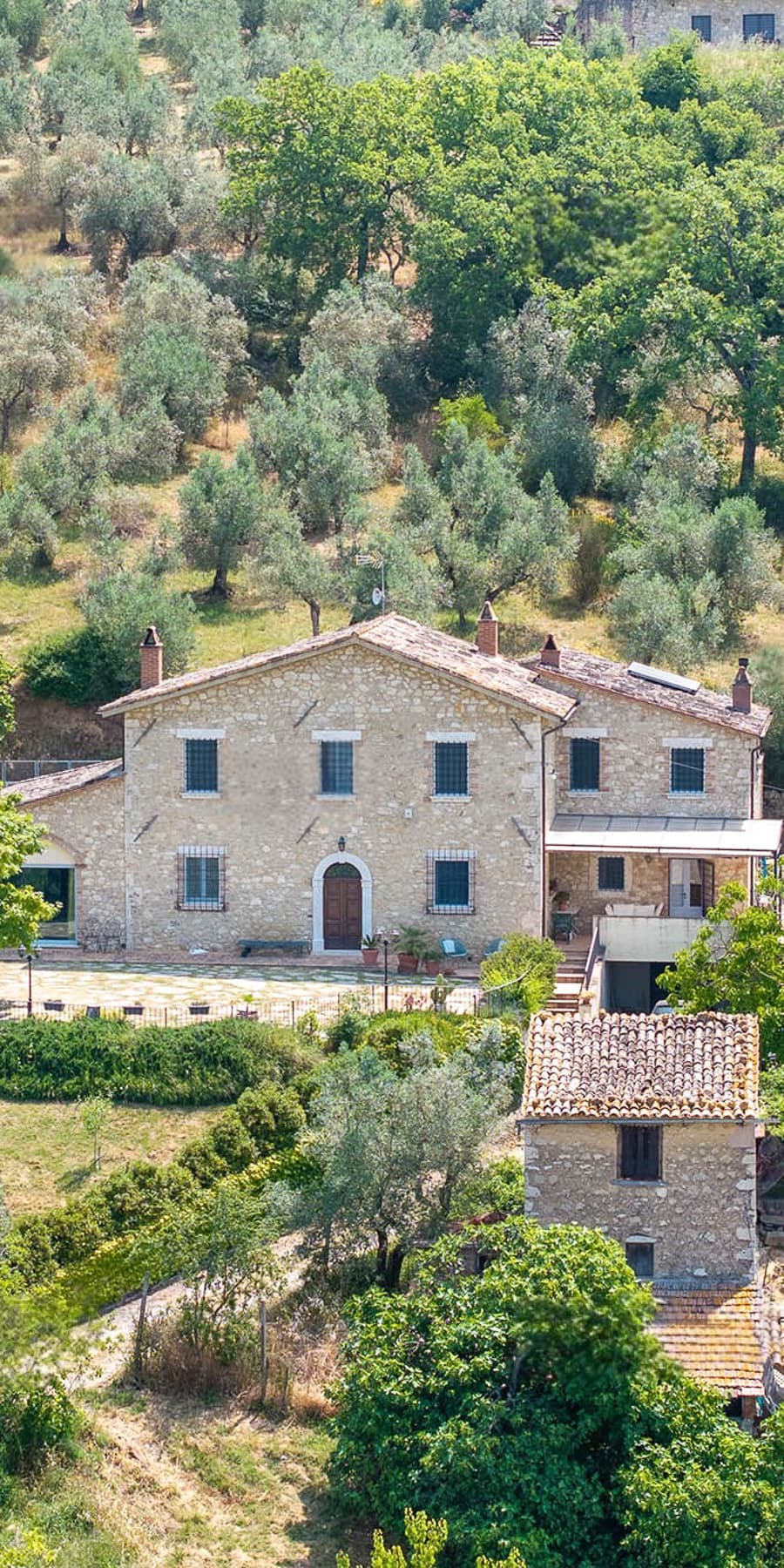 Casale ristrutturato in pietra a Baschi, Umbria