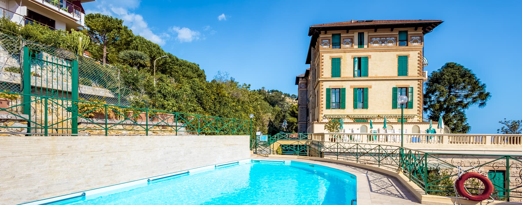 Appartamento Trilocale Elegante a Ospedaletti, Liguria