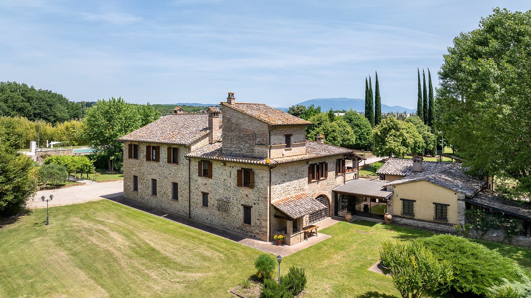 Casale ristrutturato con piscina nel cuore dell'Umbria