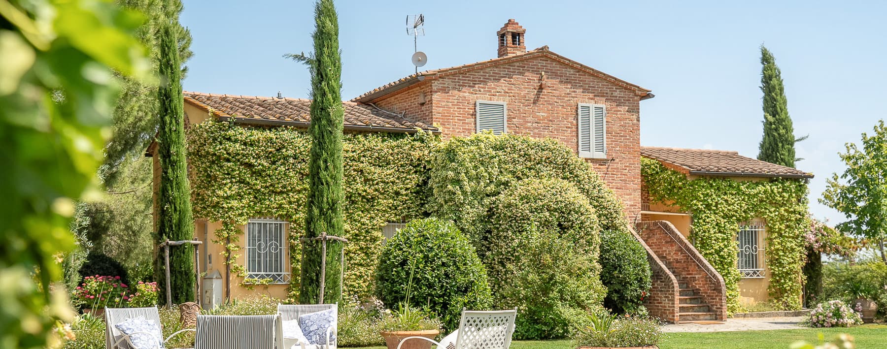 Casale panoramico in Valdichiana, Toscana, con piscina