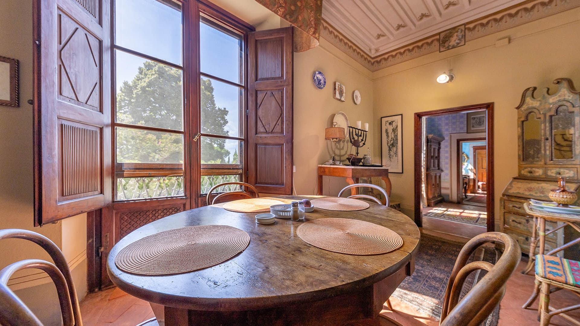 Elegant Apartment in Arezzo, Tuscany's Heart