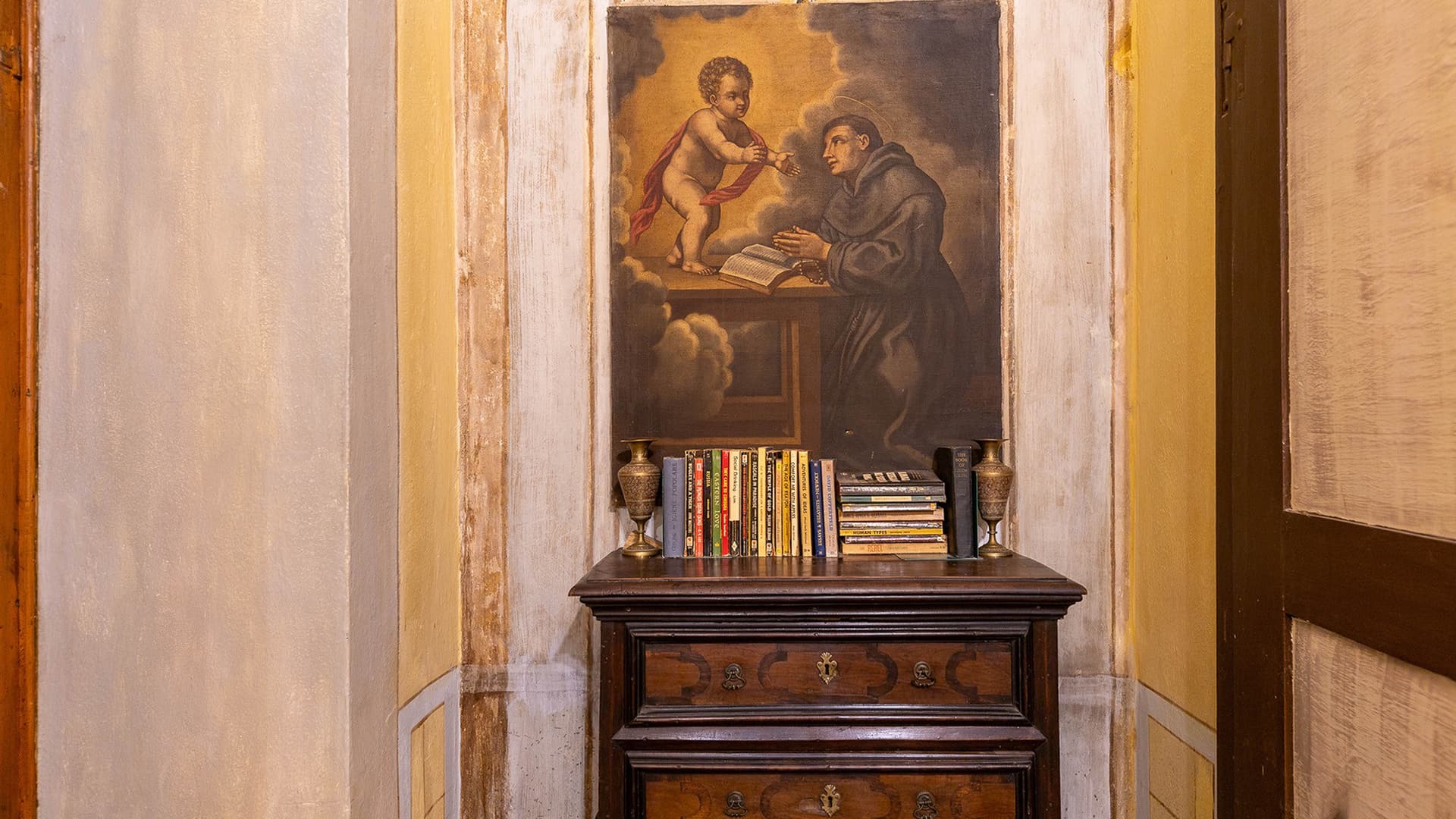 Elegant Apartment in Arezzo, Tuscany's Heart