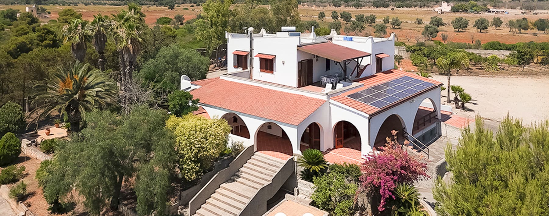 Villa mediterranea a Gallipoli, 30.000 mq di verde