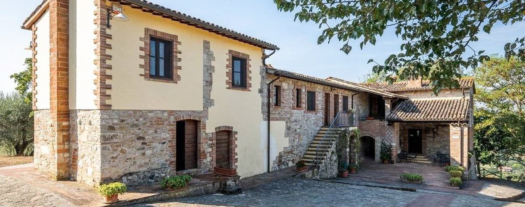 Casale panoramico con piscina a Todi, Umbria