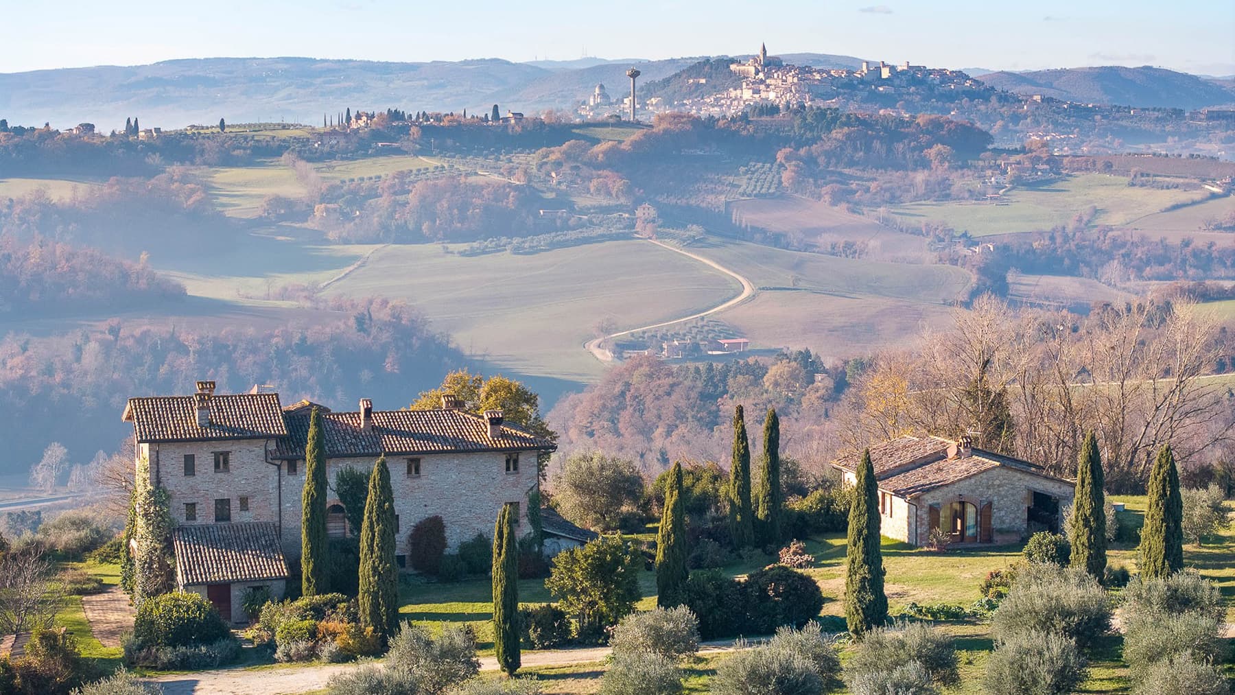 Casale storico con vista su Todi, Umbria