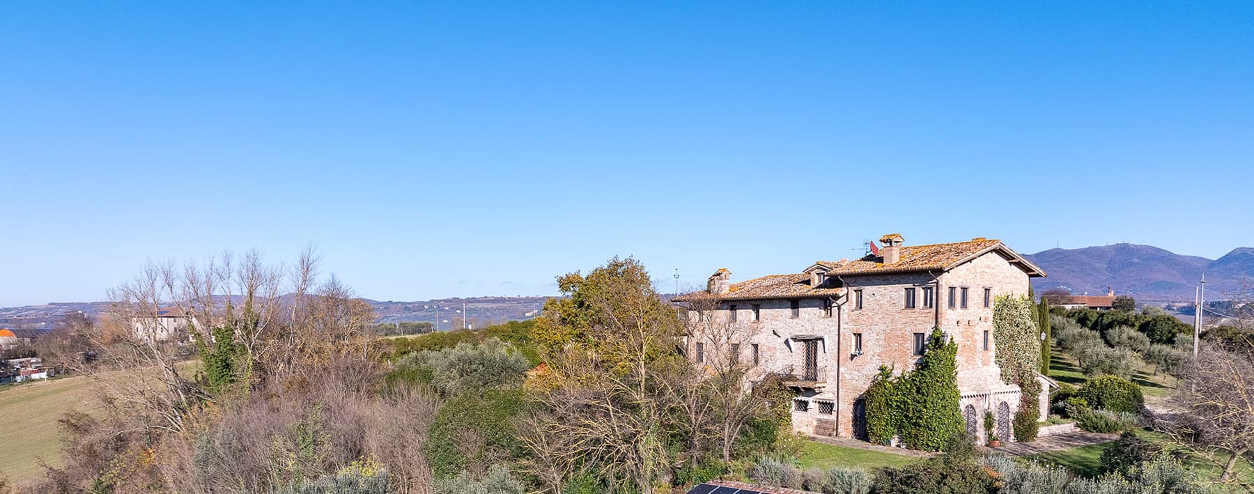Casale storico con vista su Todi, Umbria