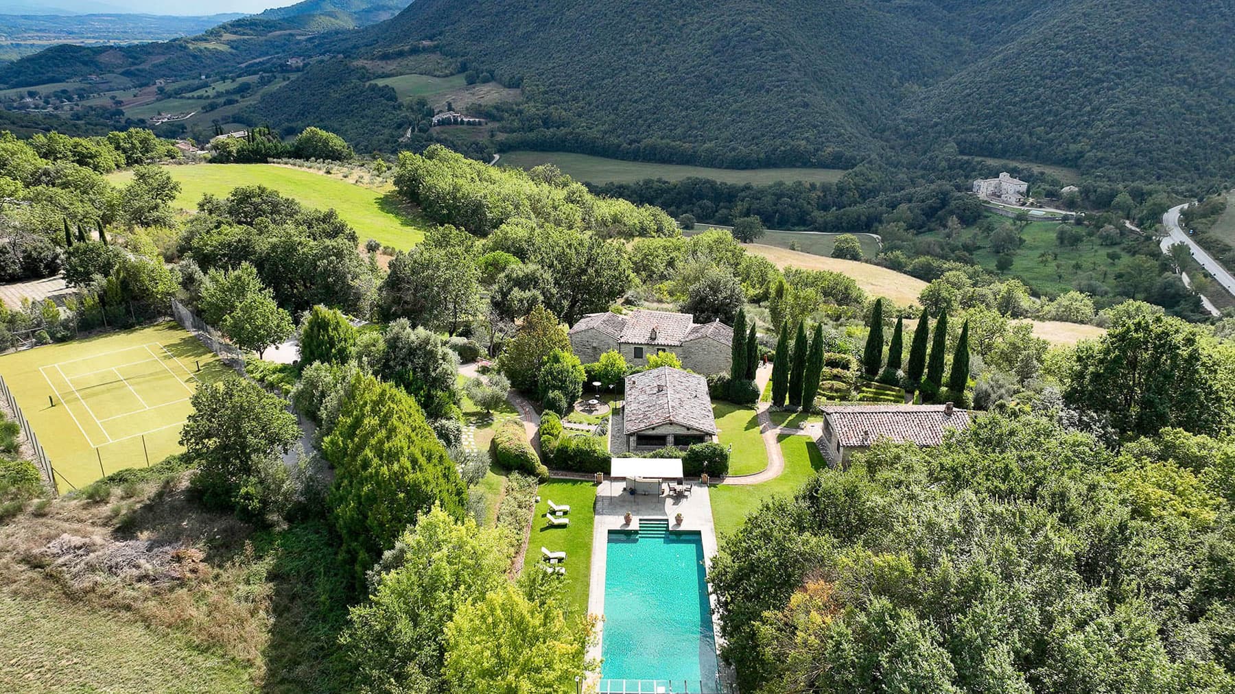 Casale con Piscina e Vista Panoramica a Umbertide, Umbria