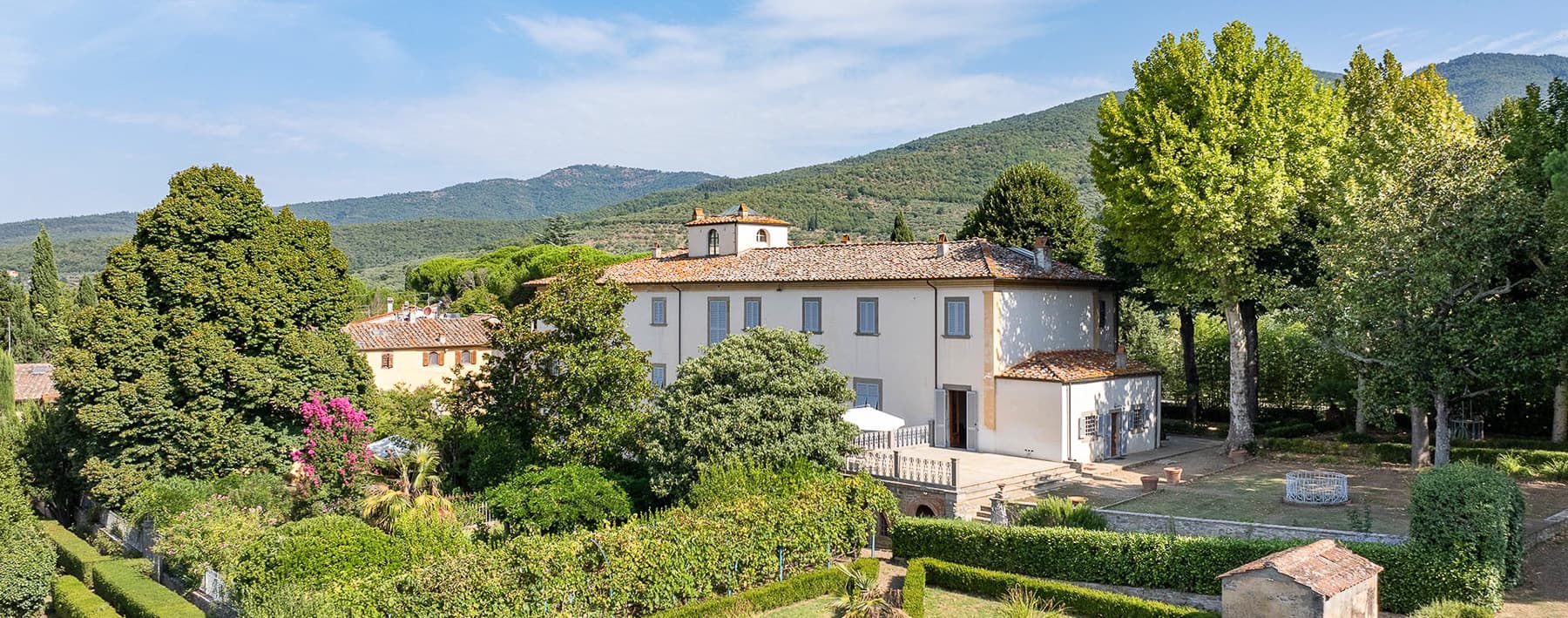 Villa storica con terreni ad Arezzo, Toscana