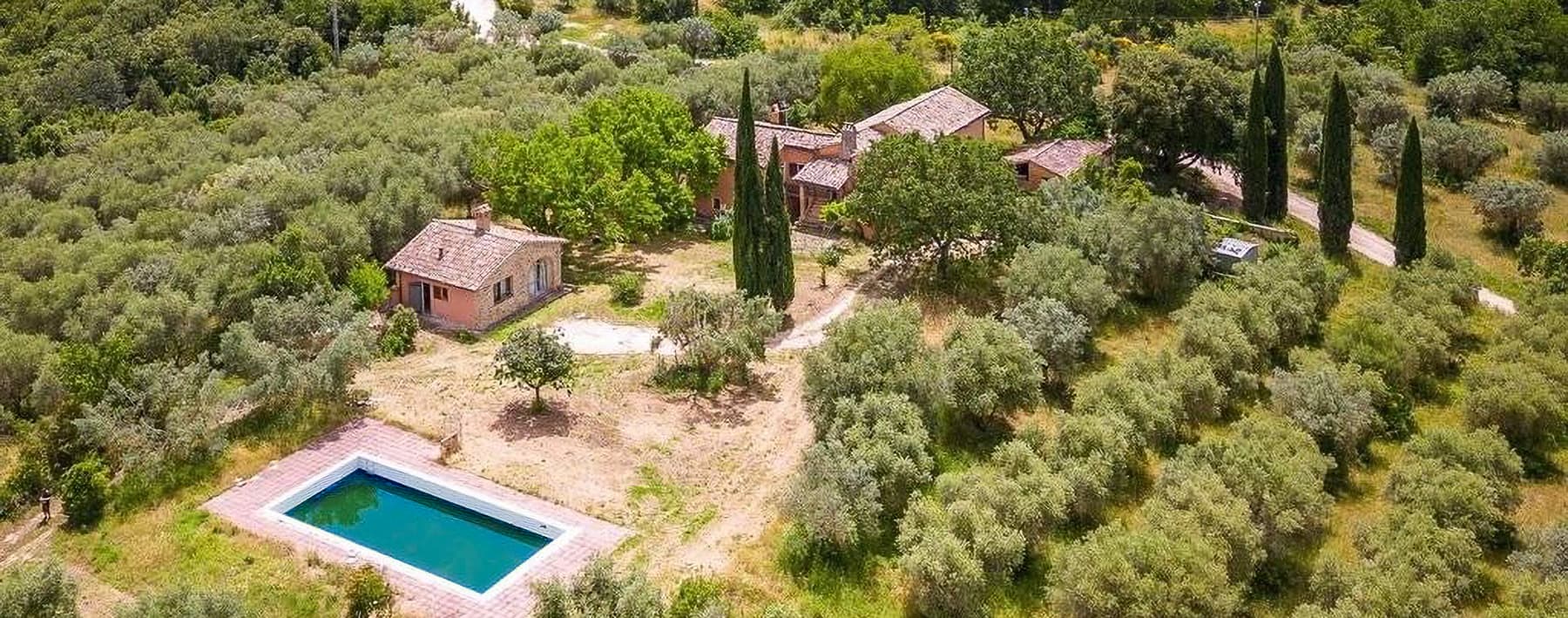 Casale panoramico con piscina a Marsciano, Umbria