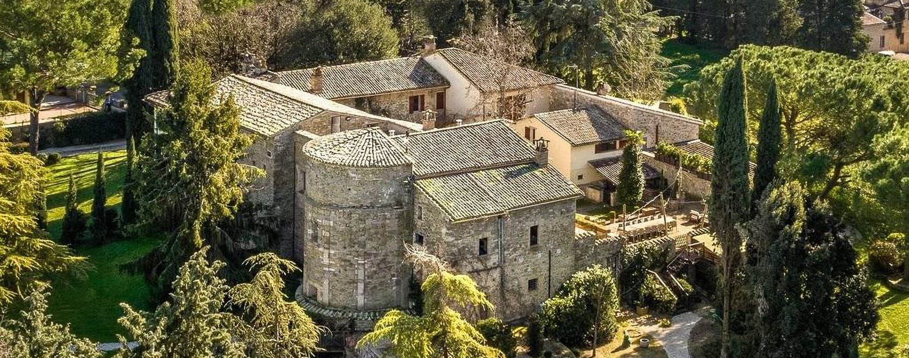 Villa storica con parco privato a Bettona, Umbria