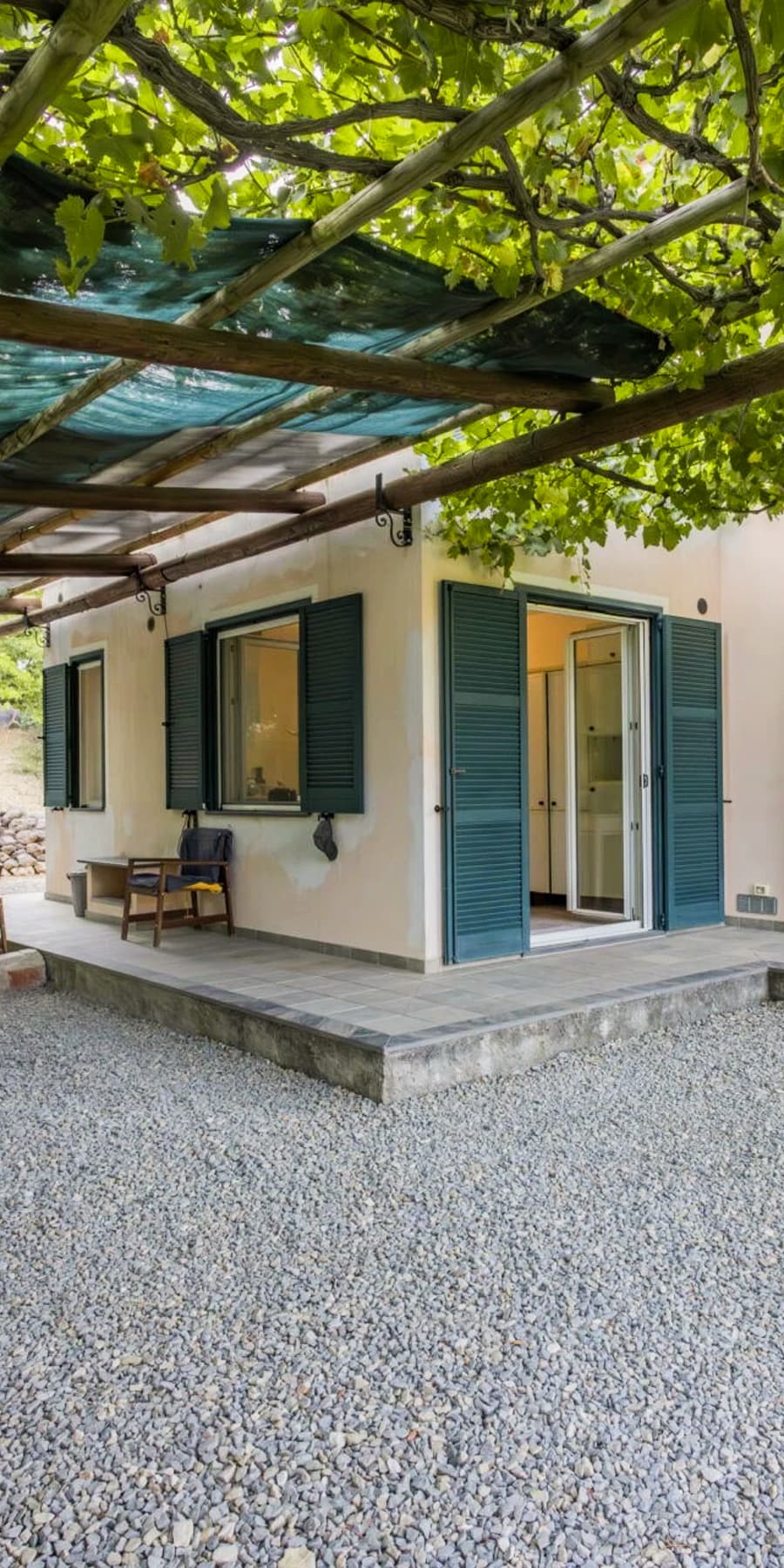 Casa indipendente a Ventimiglia, 300 mq, giardino ampio
