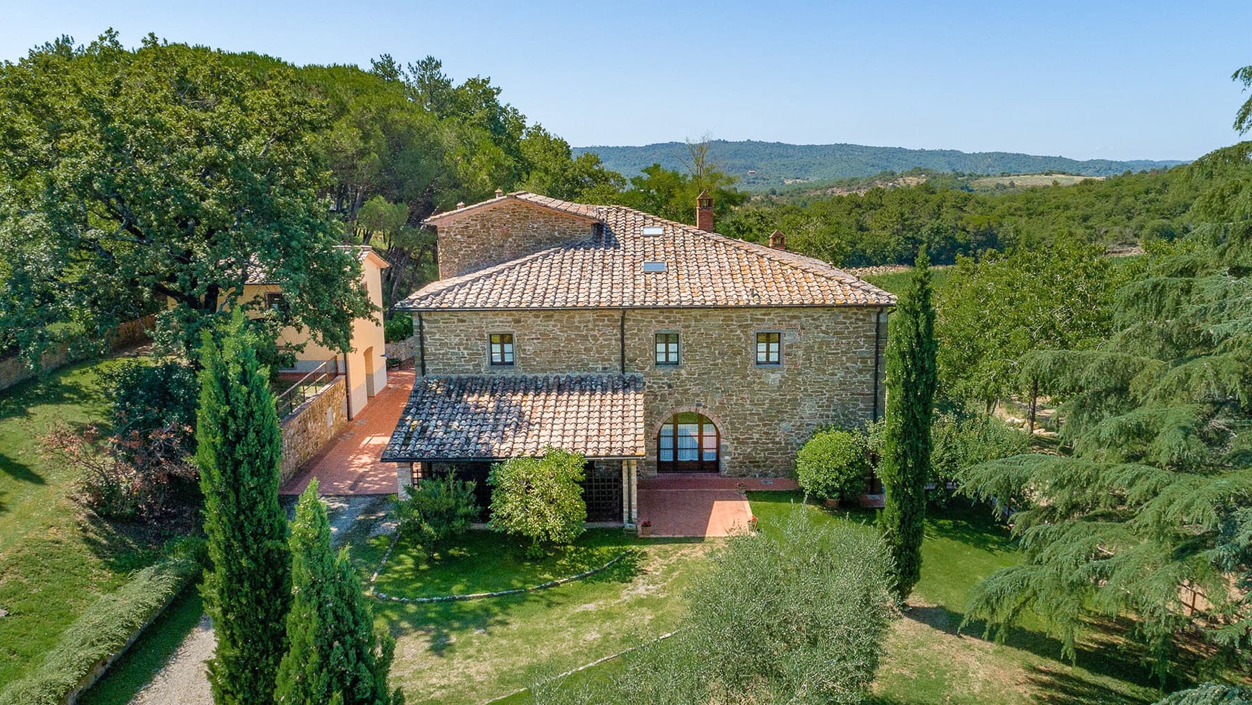Casale in Toscana: Antico e Ristrutturato a Bucine