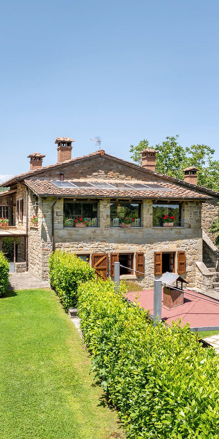 Casale ristrutturato con piscina nella campagna toscana