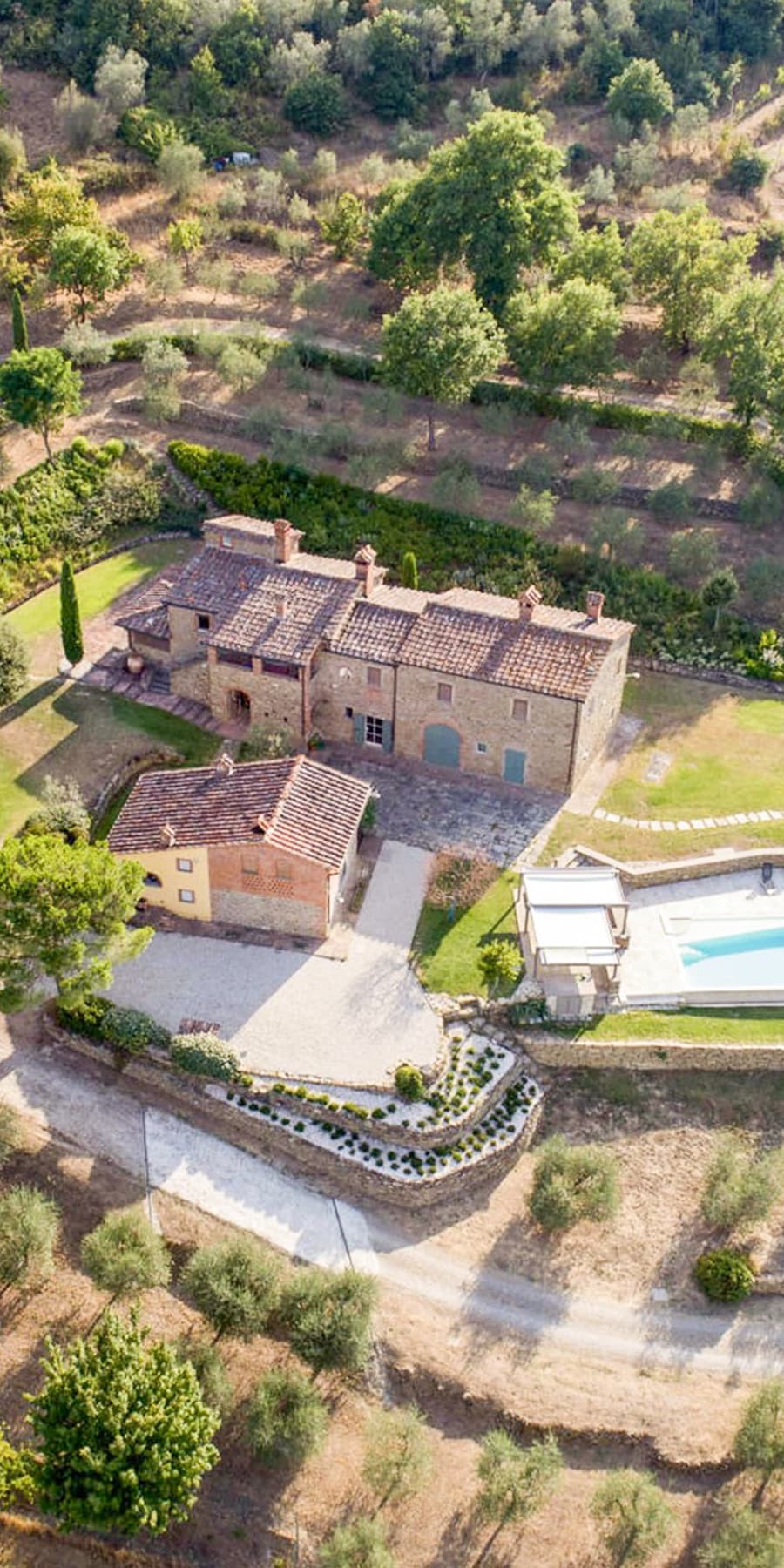 Casale ristrutturato con piscina nella campagna di Arezzo