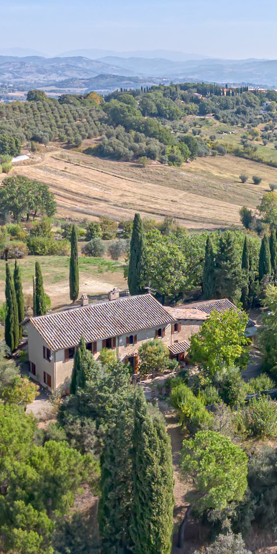 Casale storico con parco privato alle porte di Perugia