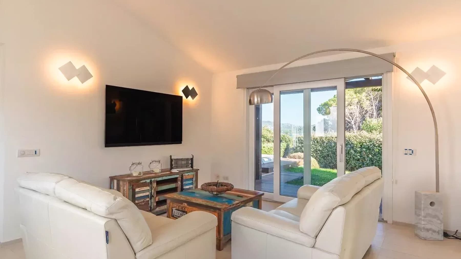 Villa moderna ad Arzachena, Sardegna con vista mare