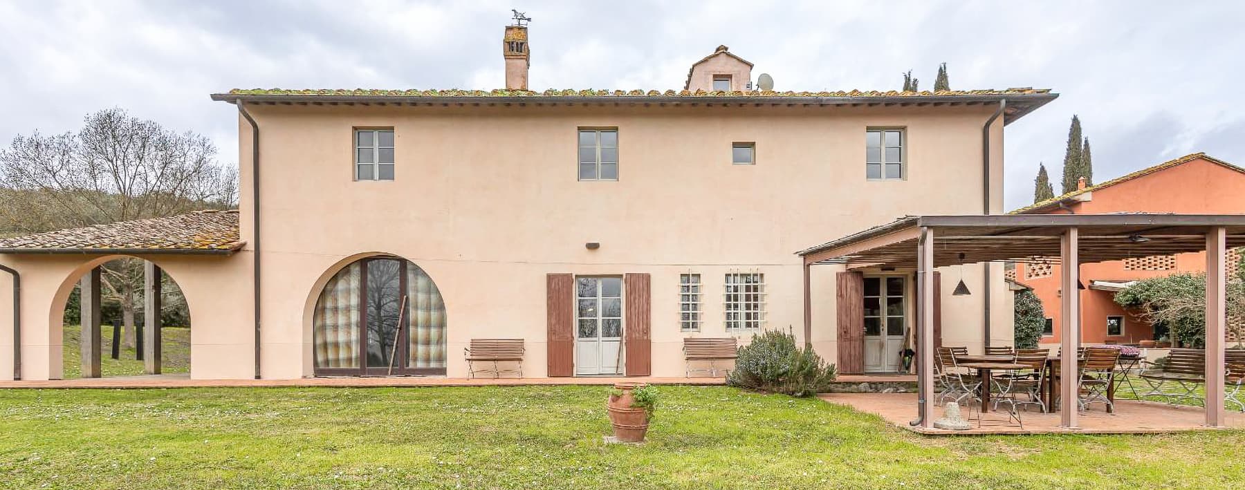Villa immersa nel verde toscano a Cerreto Guidi