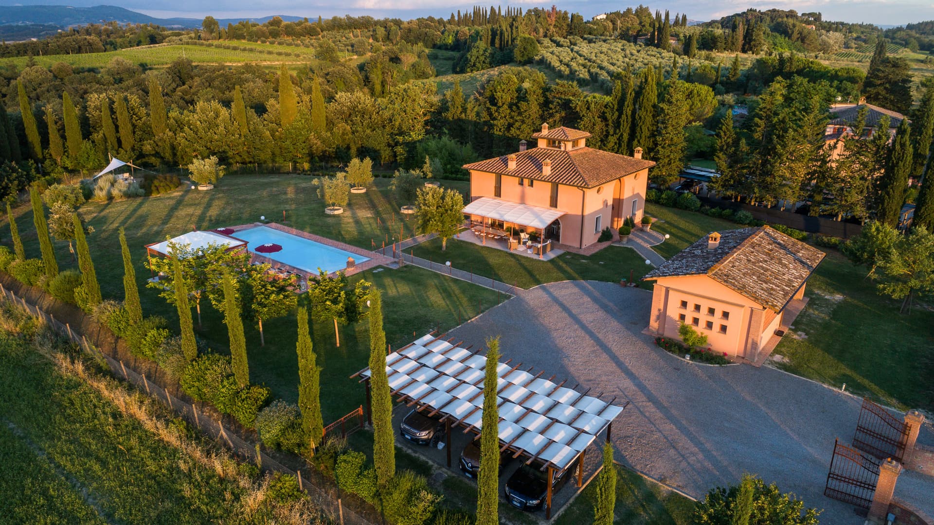 Elegant Villa with Pool in Pisa, Tuscany