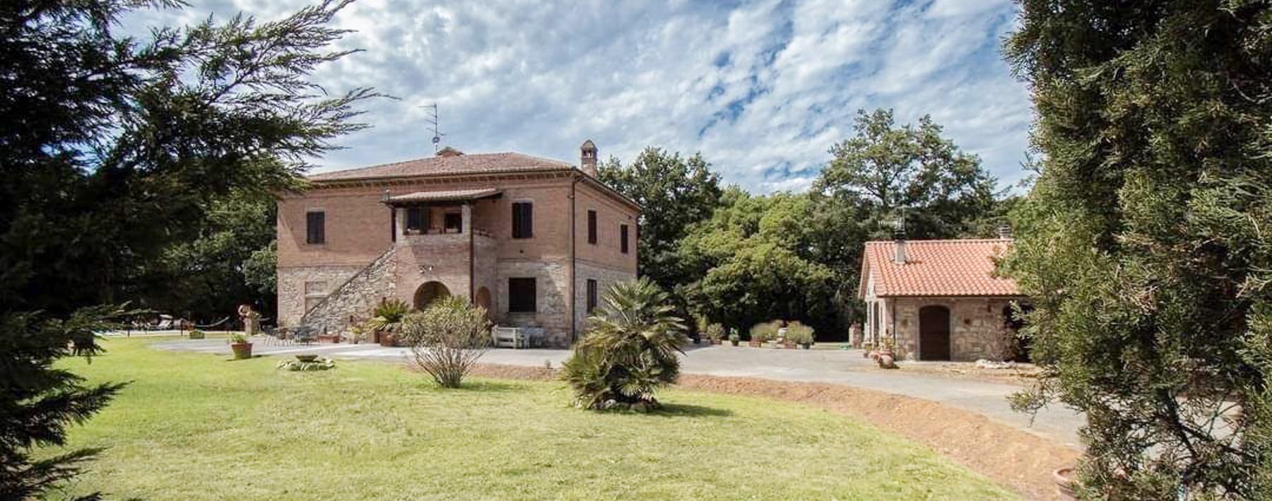 Agriturismo con piscina a Castiglione del Lago, Umbria