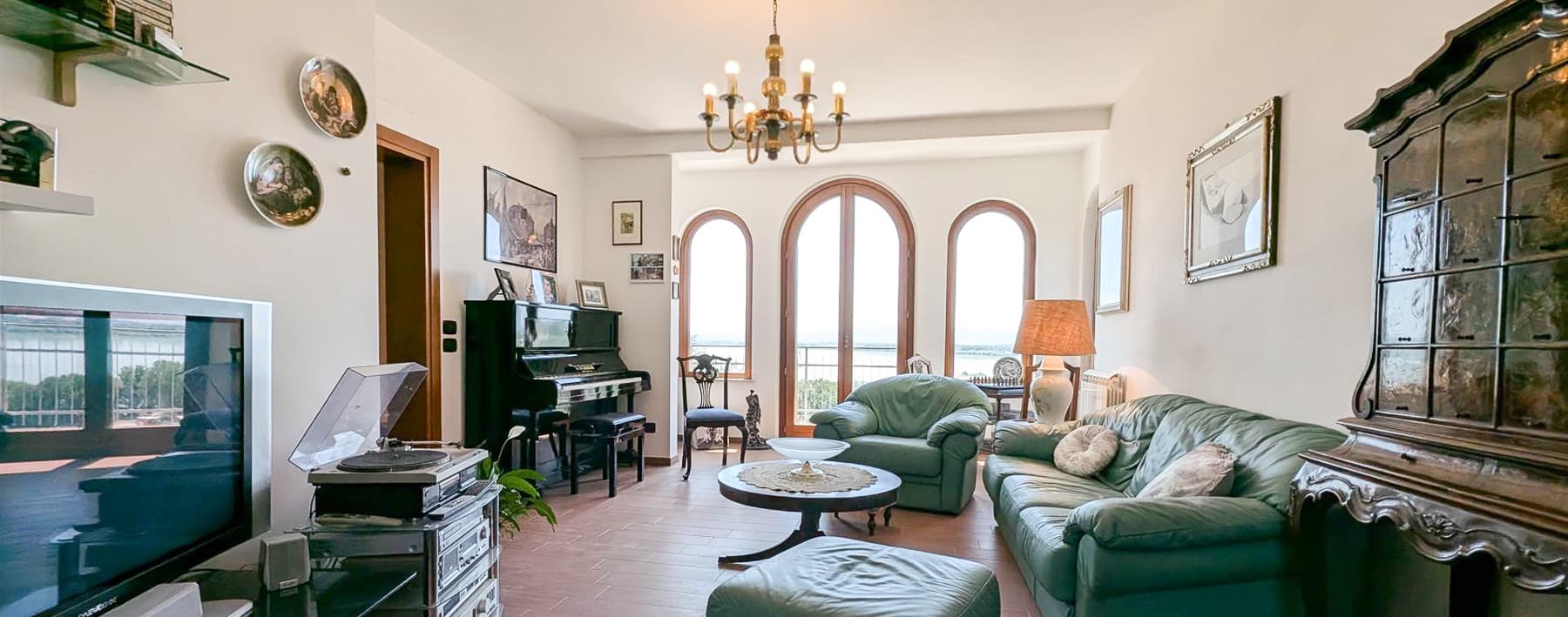 Villa with Lake View in Castiglione del Lago, Umbria