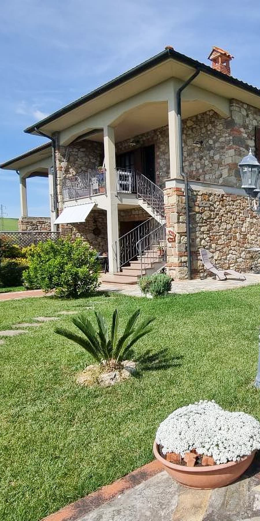 Agriturismo con piscina nelle colline toscane