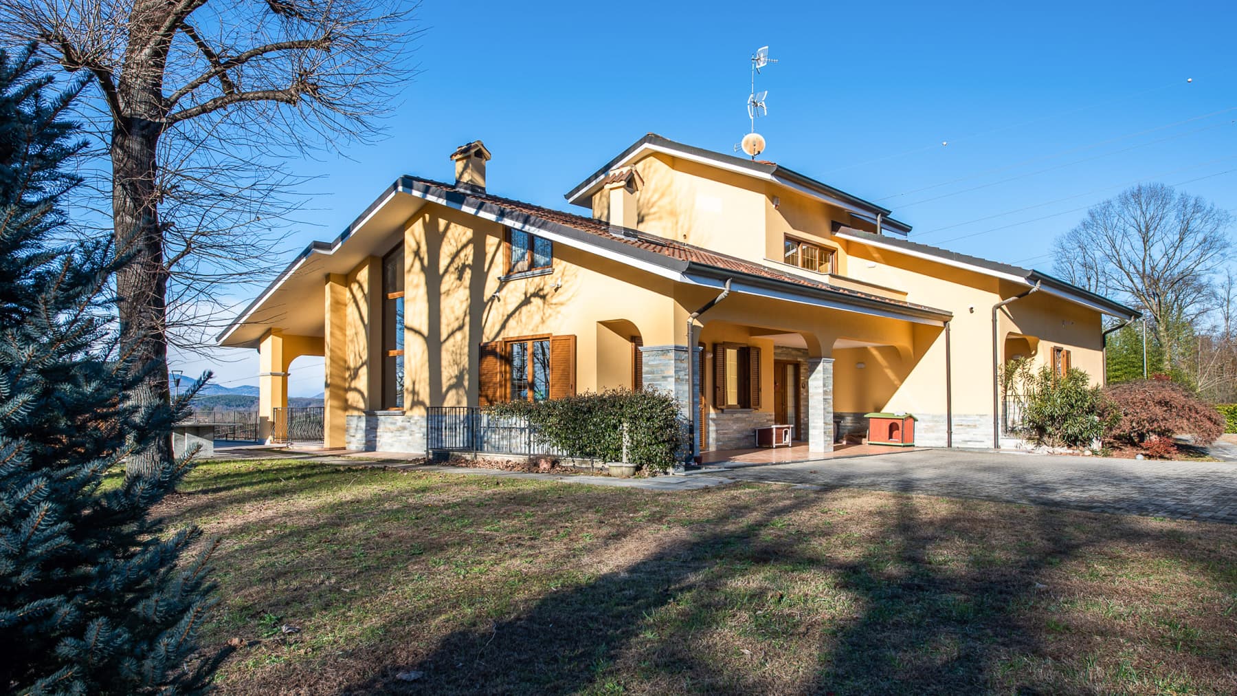 Charming Villa in Golasecca, Lombardy