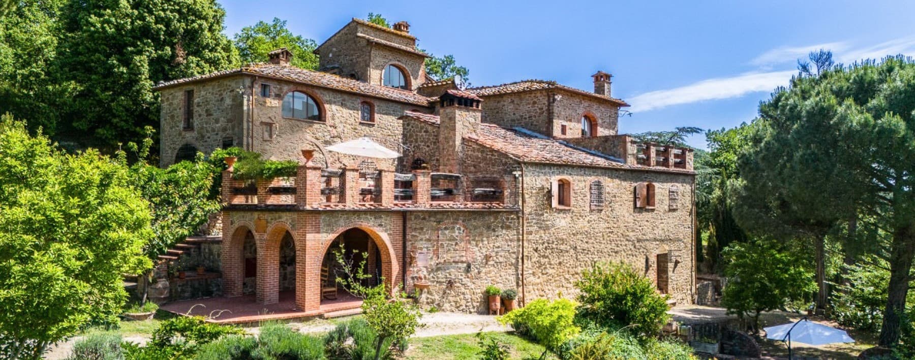 Casale storico con piscina a Sinalunga, Toscana