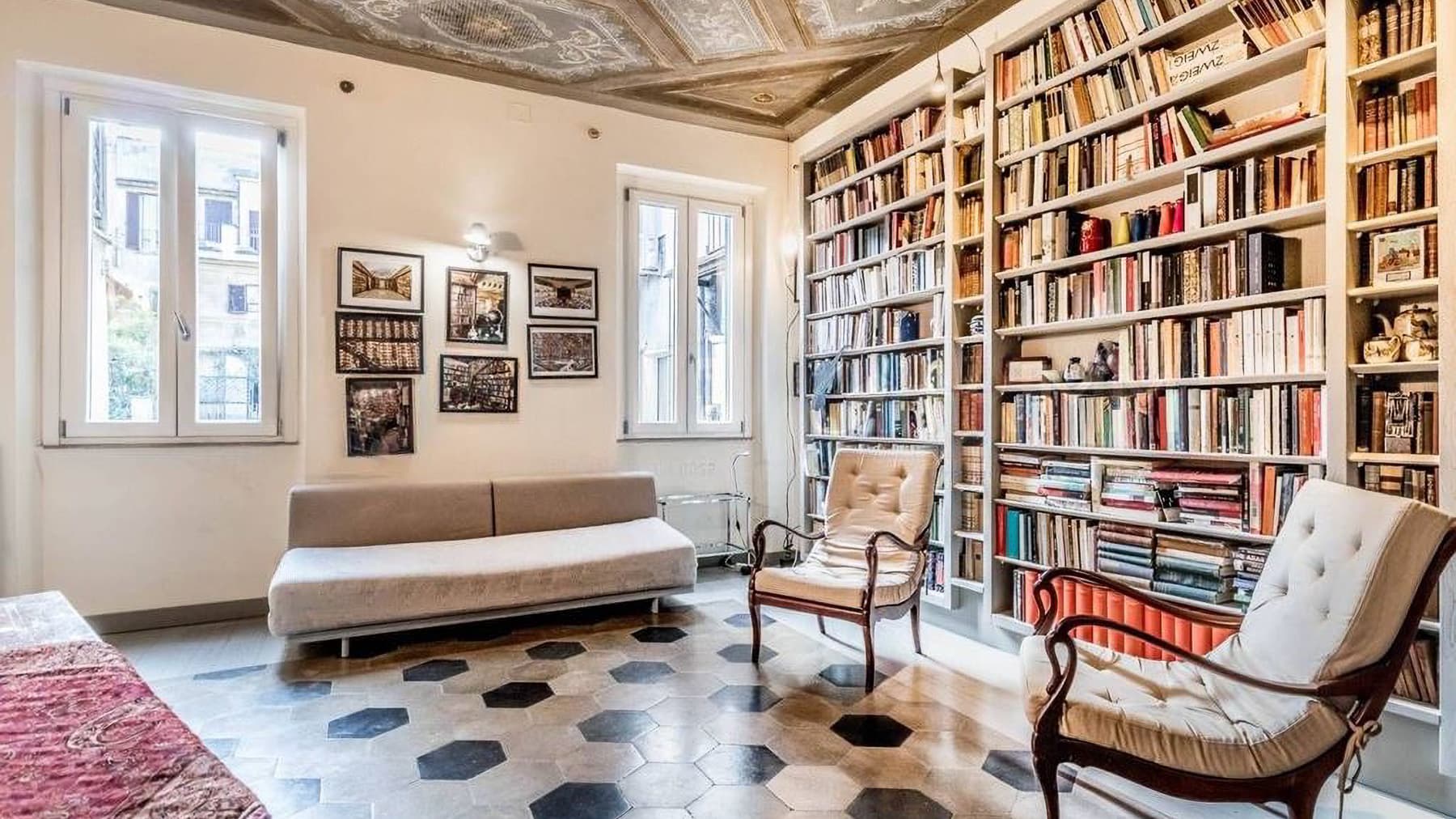 Elegant Apartment with Terrace in Rome, Lazio