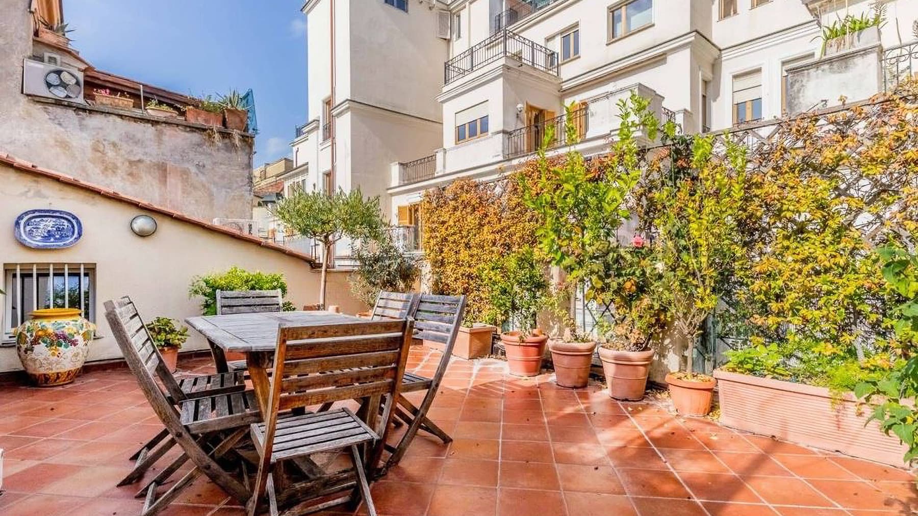 Elegant Apartment with Terrace in Rome, Lazio