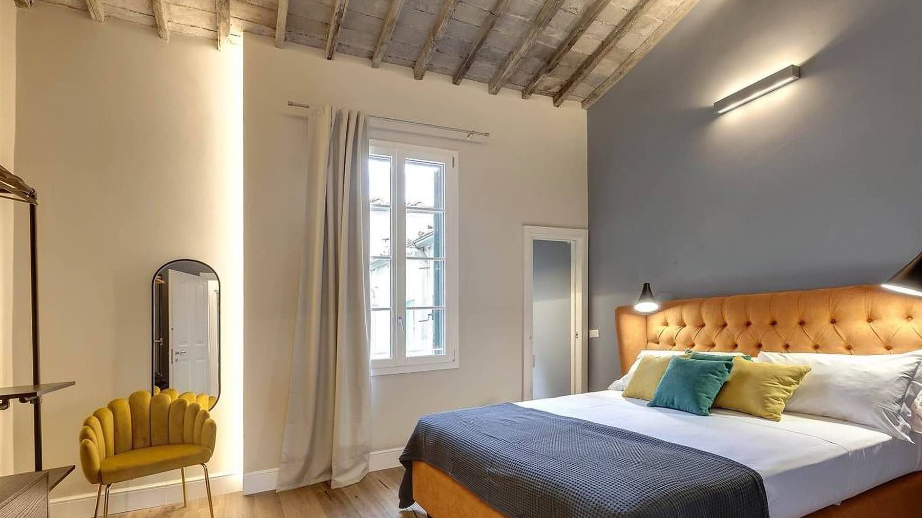 Spacious 110 sqm Apartment in Florence, Tuscany