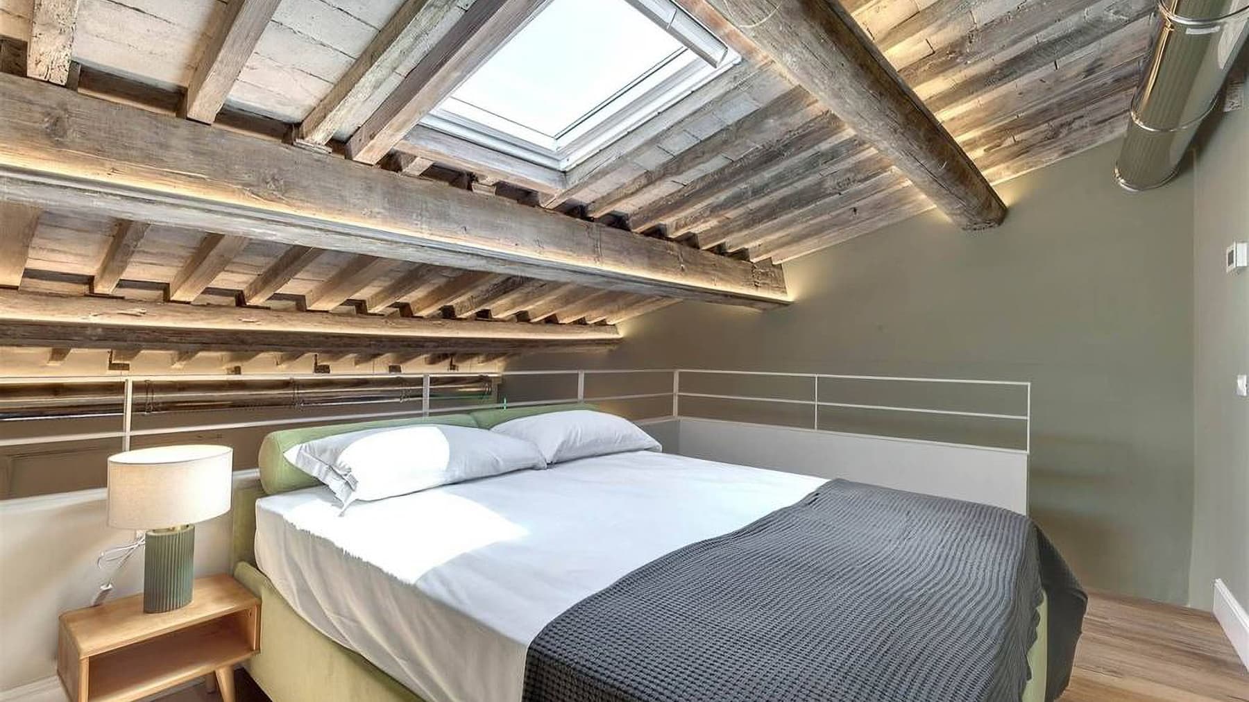 Spacious 110 sqm Apartment in Florence, Tuscany