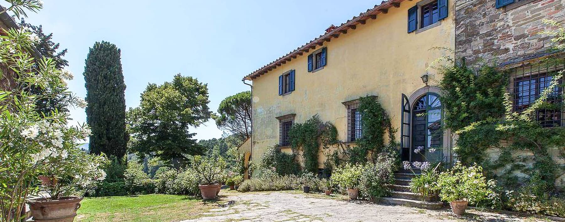 Casale storico con vista panoramica a Doccia, Toscana