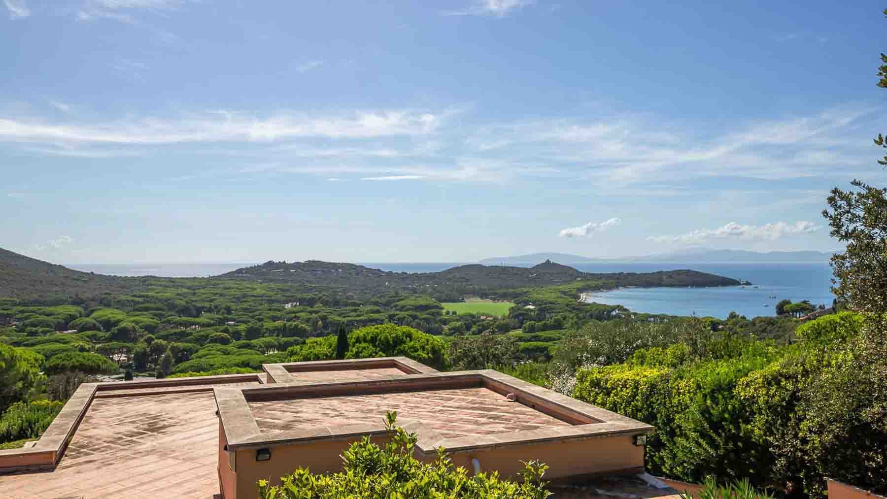 Villa con terrazza panoramica a Castiglione della Pescaia