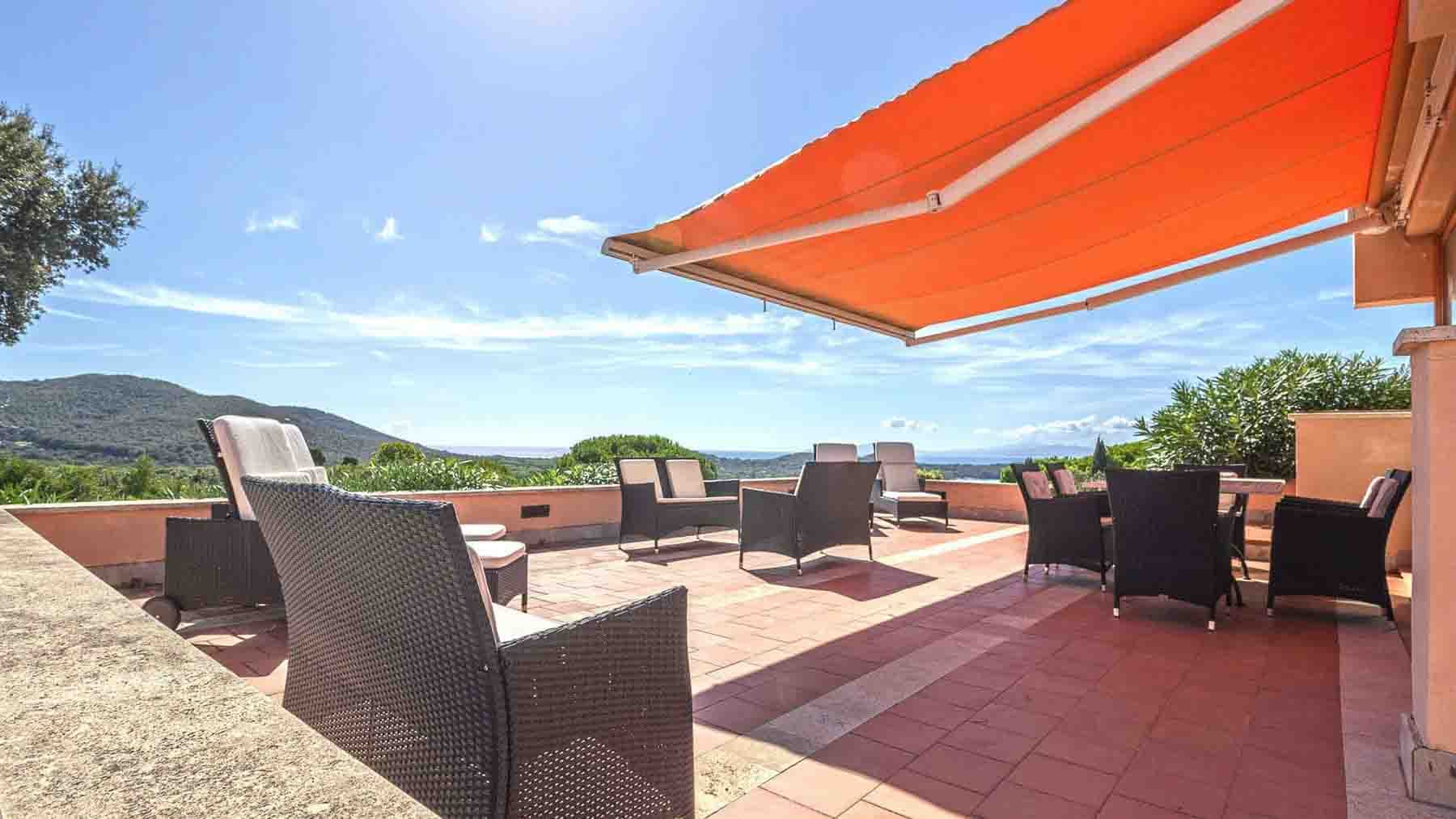 Villa con terrazza panoramica a Castiglione della Pescaia