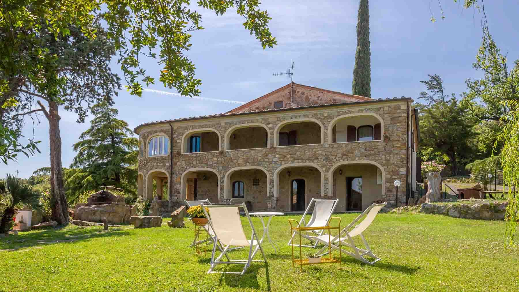 Casale con Dependance a Roccastrada, Toscana