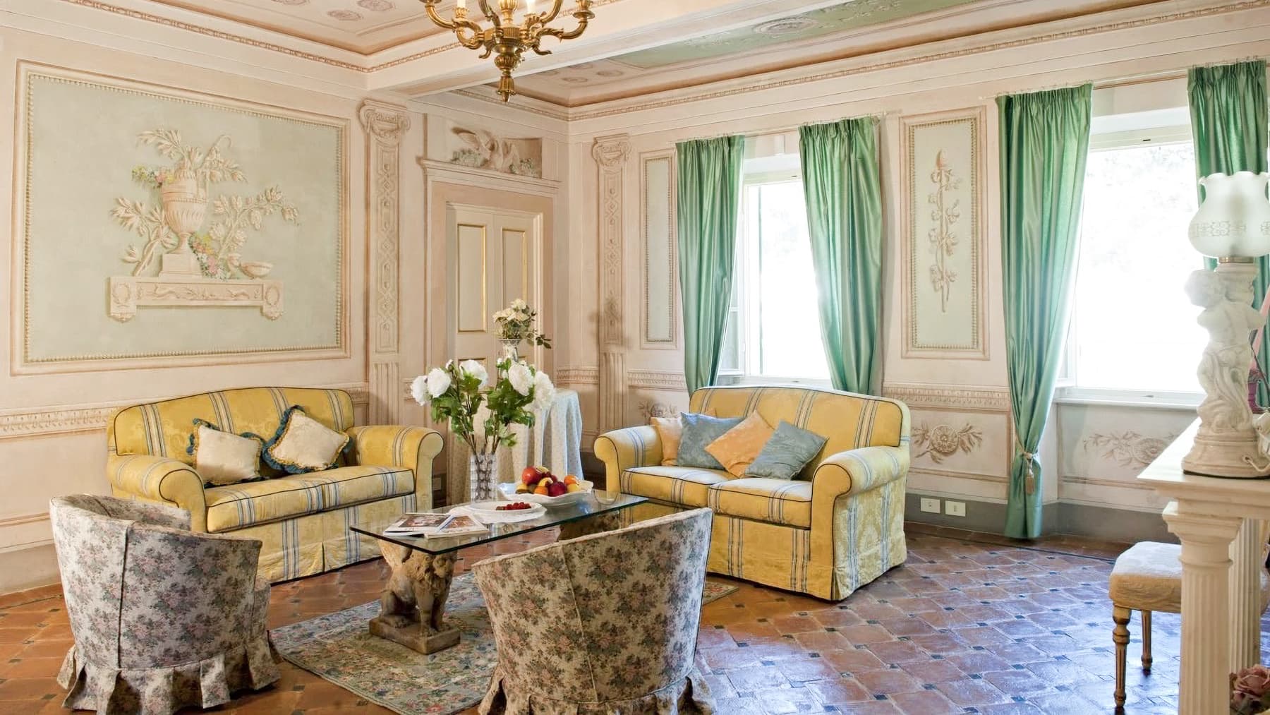 Elegant Villa in Charming Lucca, Tuscany