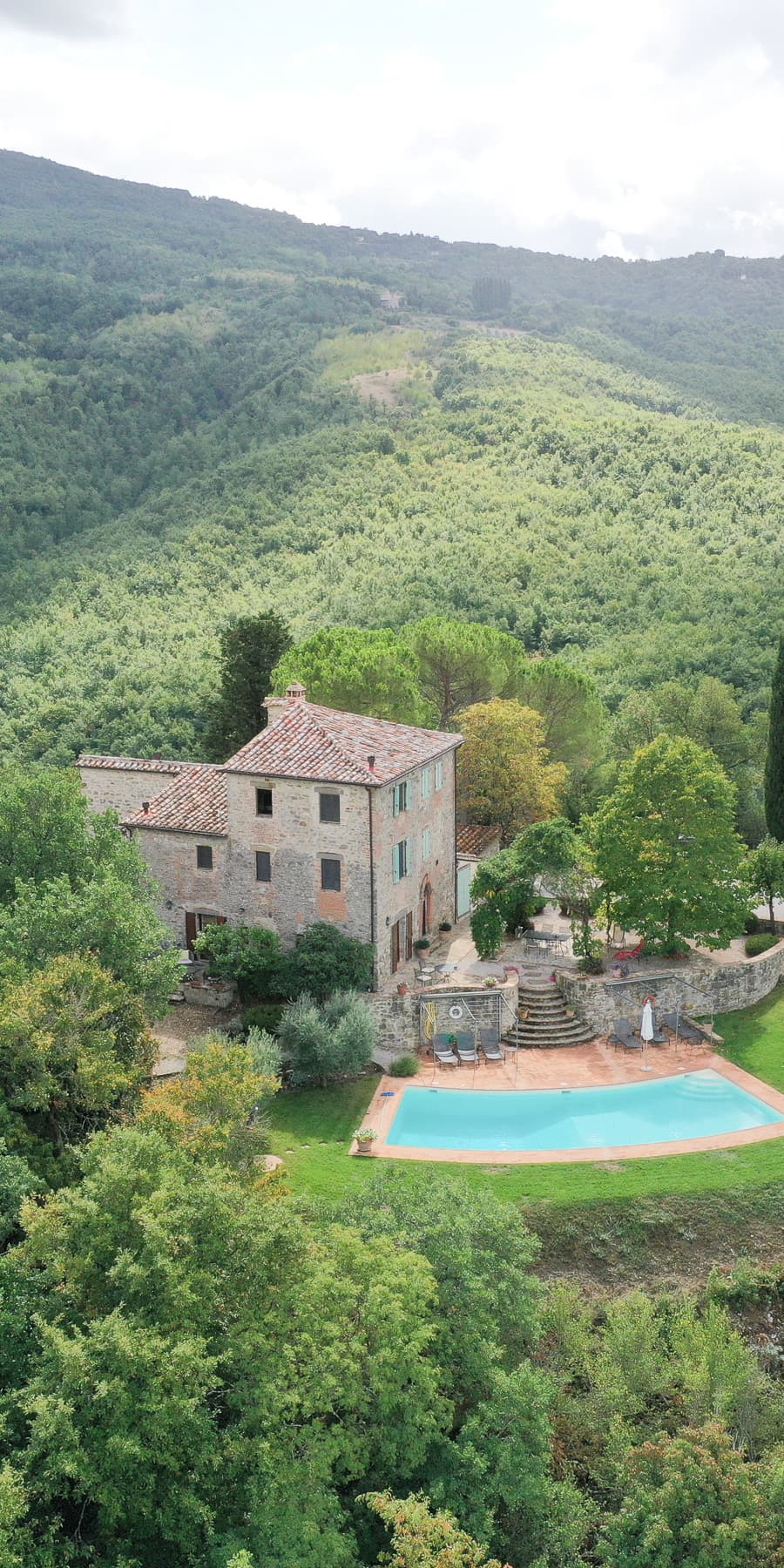 Casale unico con piscina, relax in Umbria