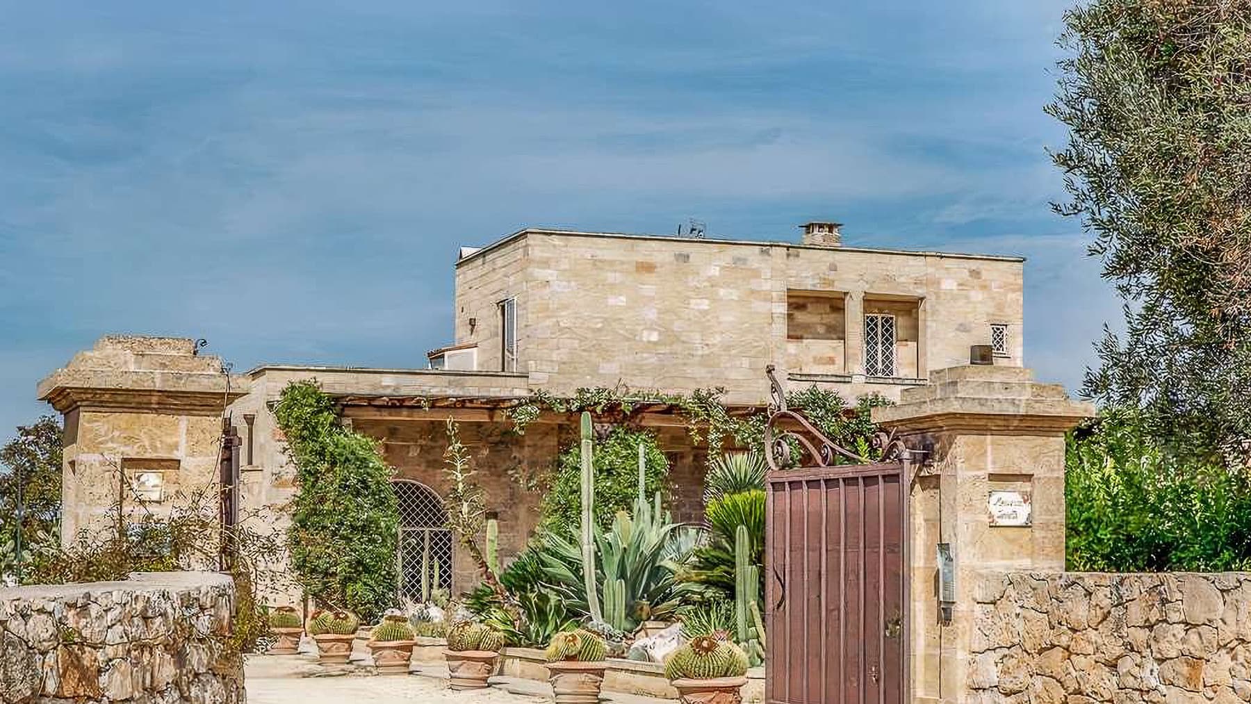 Charming Villa in Ruffano, Puglia's Scenic Beauty
