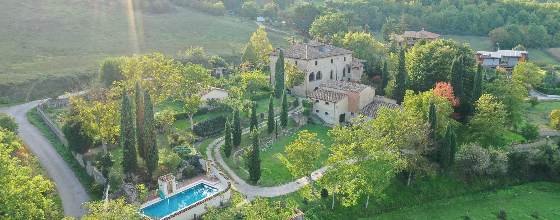 Casale storico nelle colline umbre, 600 mq di charme