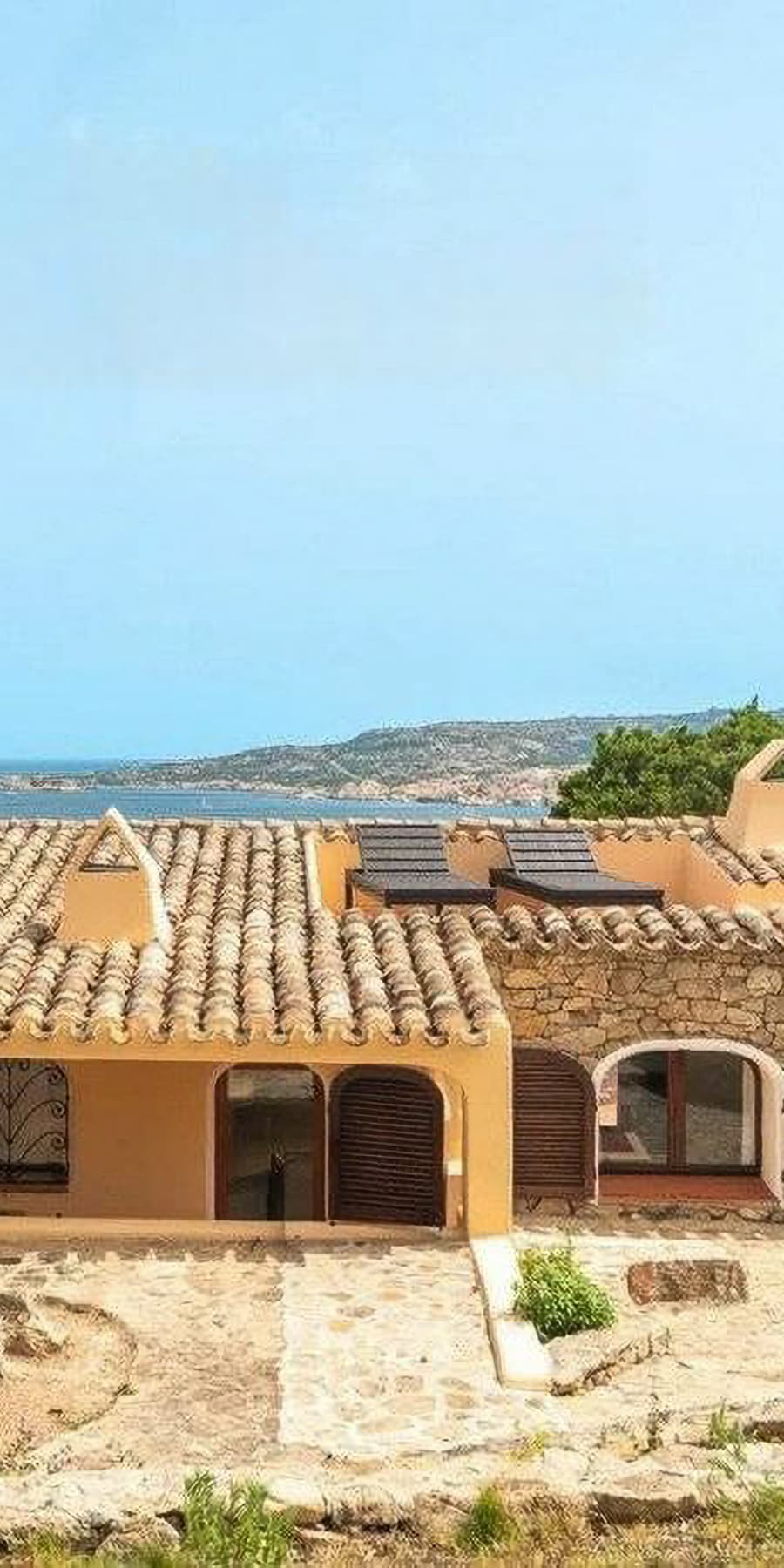 Villa panoramica a I Delfini, Sardegna, 110 mq di charme