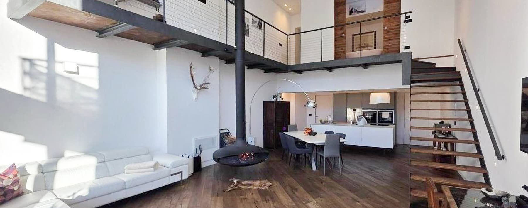 Loft moderno e spazioso nel cuore di Aosta, 158 mq