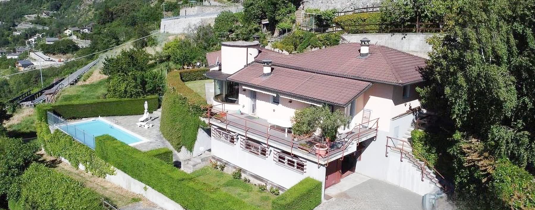 Villa di lusso con piscina nella tranquilla Aosta