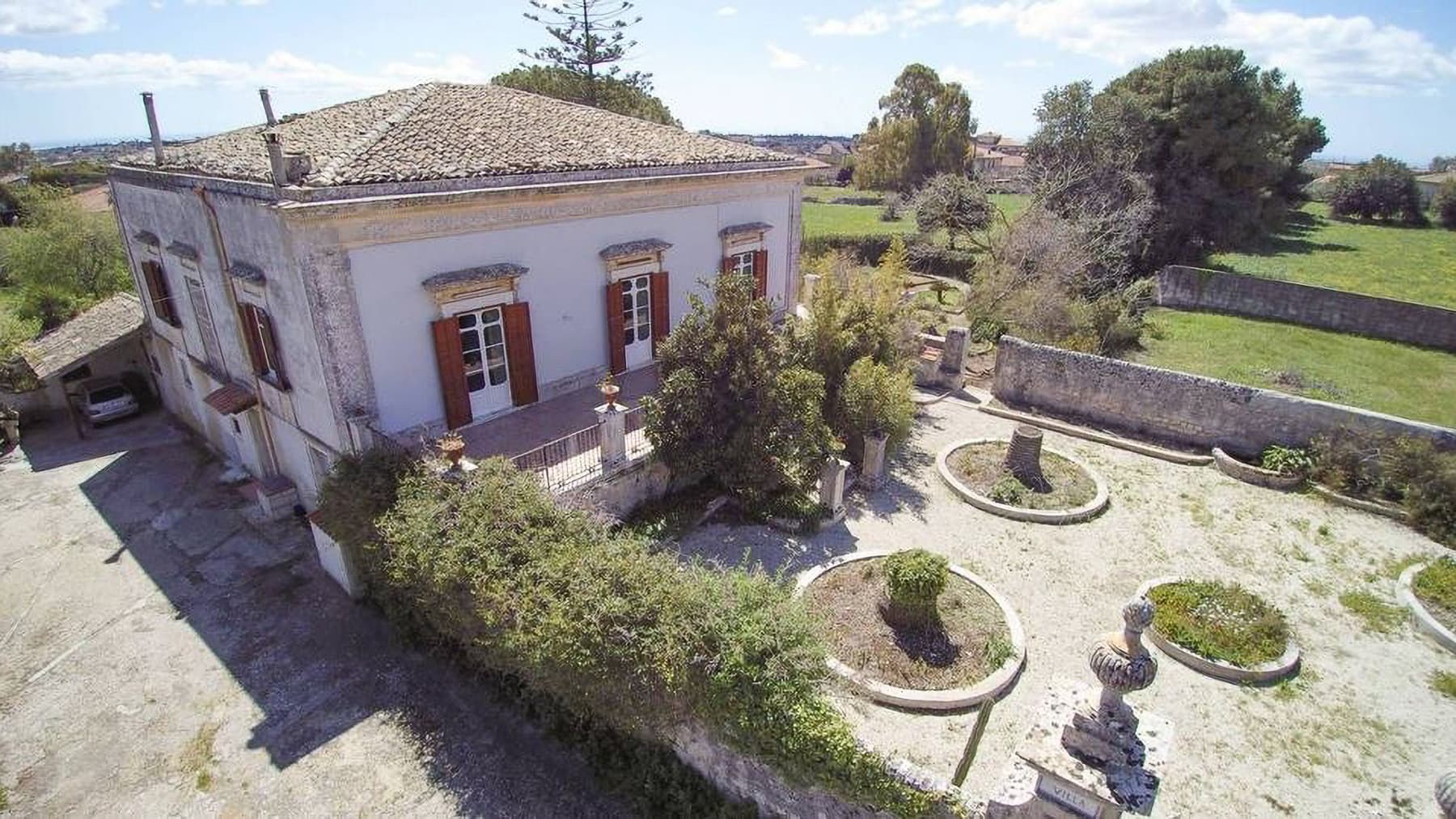 Charming Villa in Modica, Sicily's Countryside