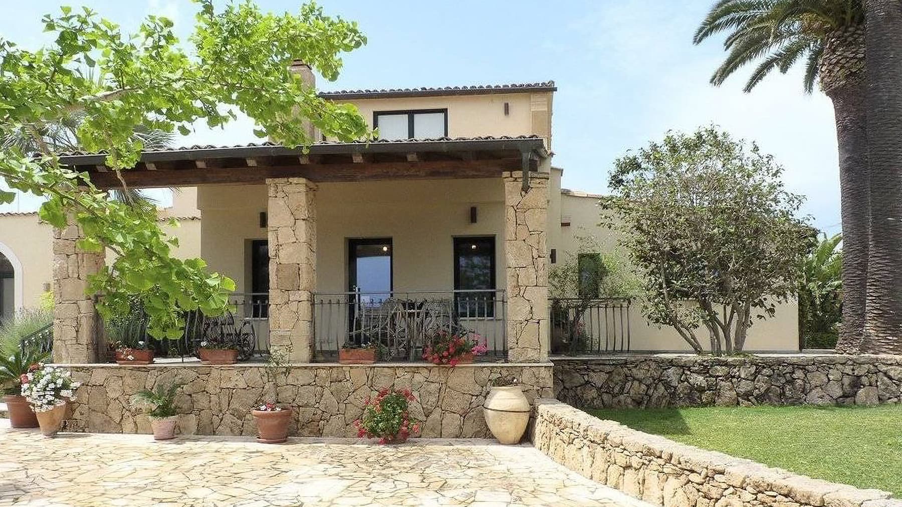 Elegant Villa in Augusta, Sicily