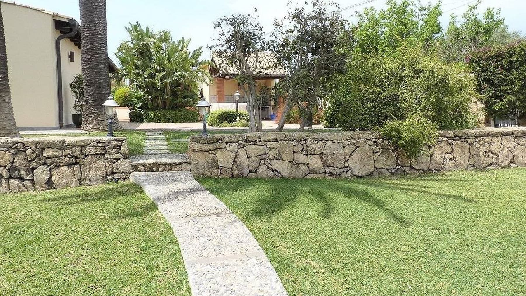 Elegant Villa in Augusta, Sicily