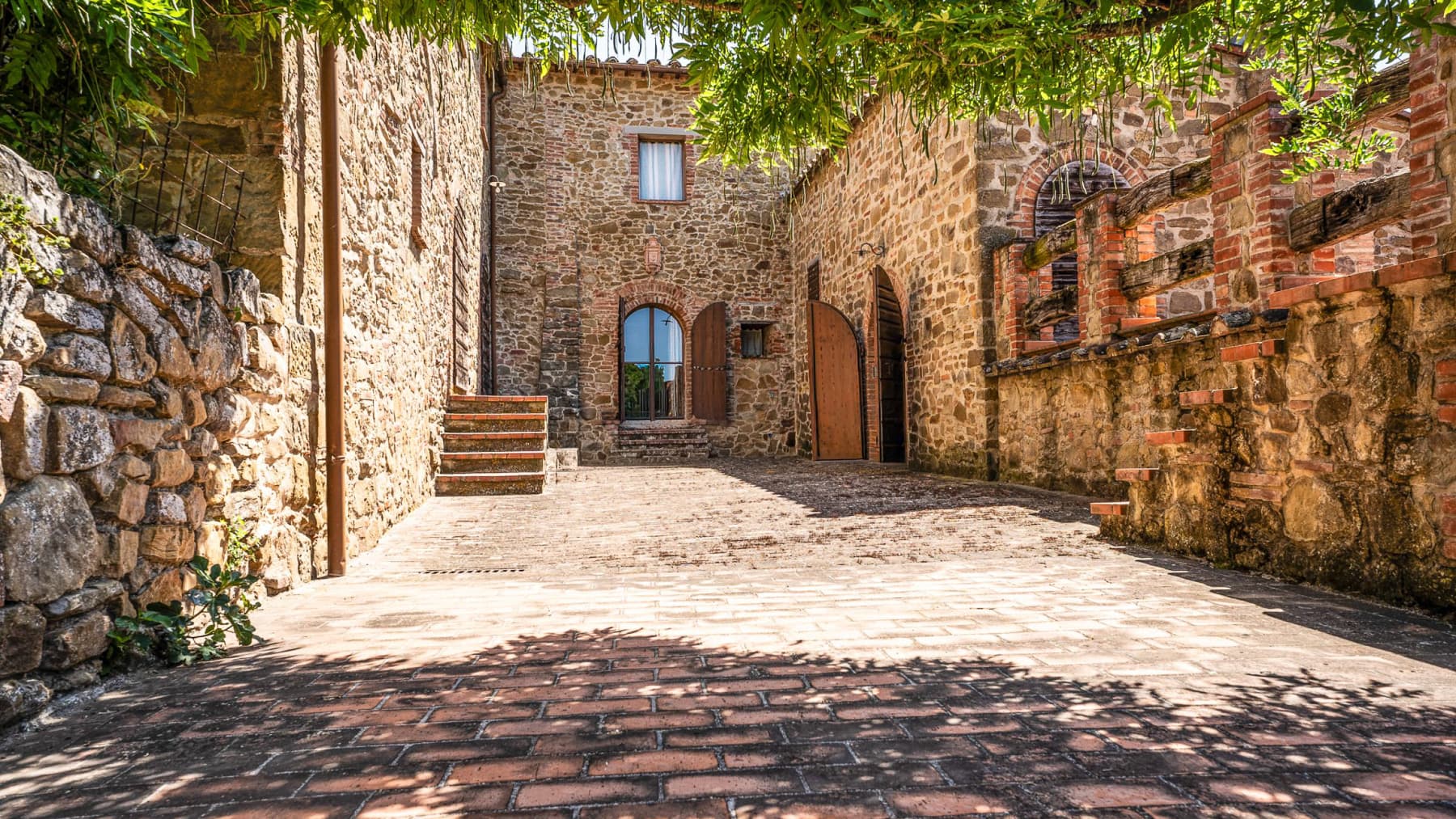 Casale di Lusso in Val di Chiana, Sinalunga