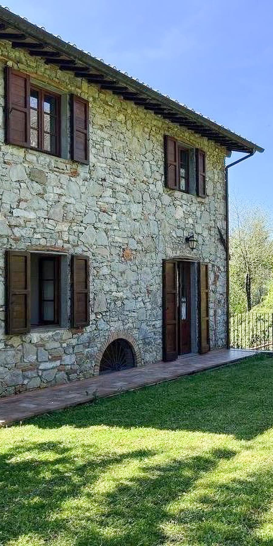 Charming Rustic House in Vetriano, Tuscany