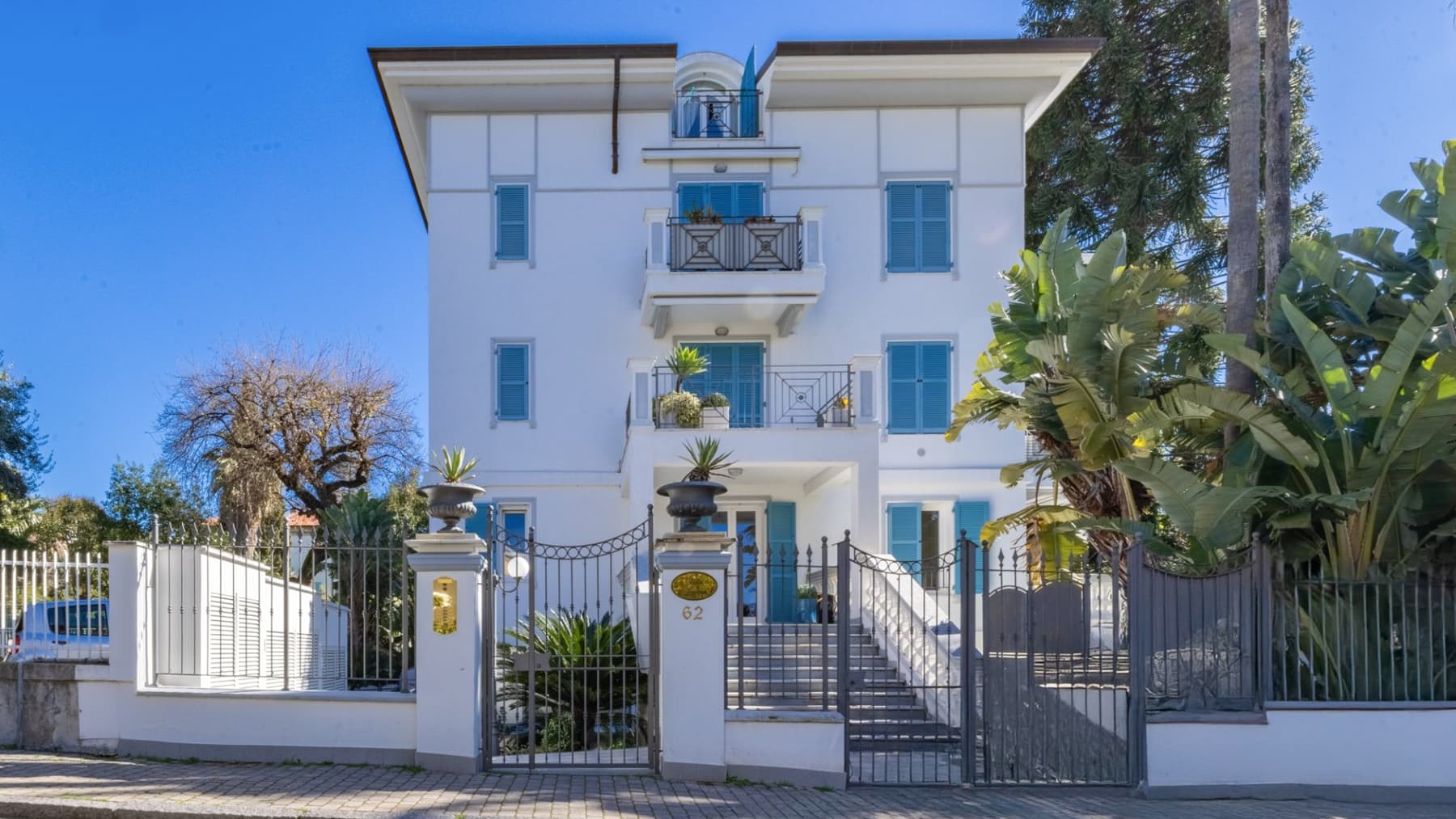 Appartamento esclusivo a Bordighera con vista mare